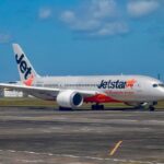 طائرة تعود أدراجها بعد محاولة راكبة فتح باب الطوارئ بالقوة فوق المحيط الهندي