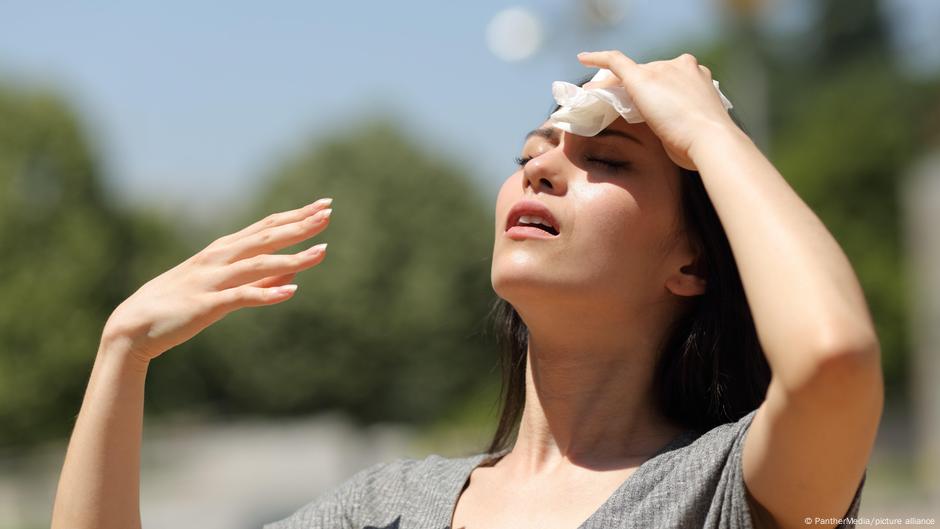 الطقس.. الطقس.. قطرات مطرية مع استمرار الارتفاع في درجات الحرارة في مختلف مدن المملكة المغربية