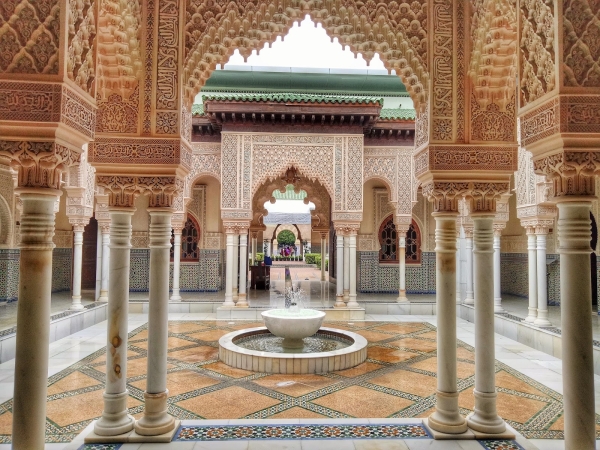 تسليط الضوء بمراكش على العمارة المغربية الأصيلة و مكانتها في بناء الدولة وتطوير المجتمع