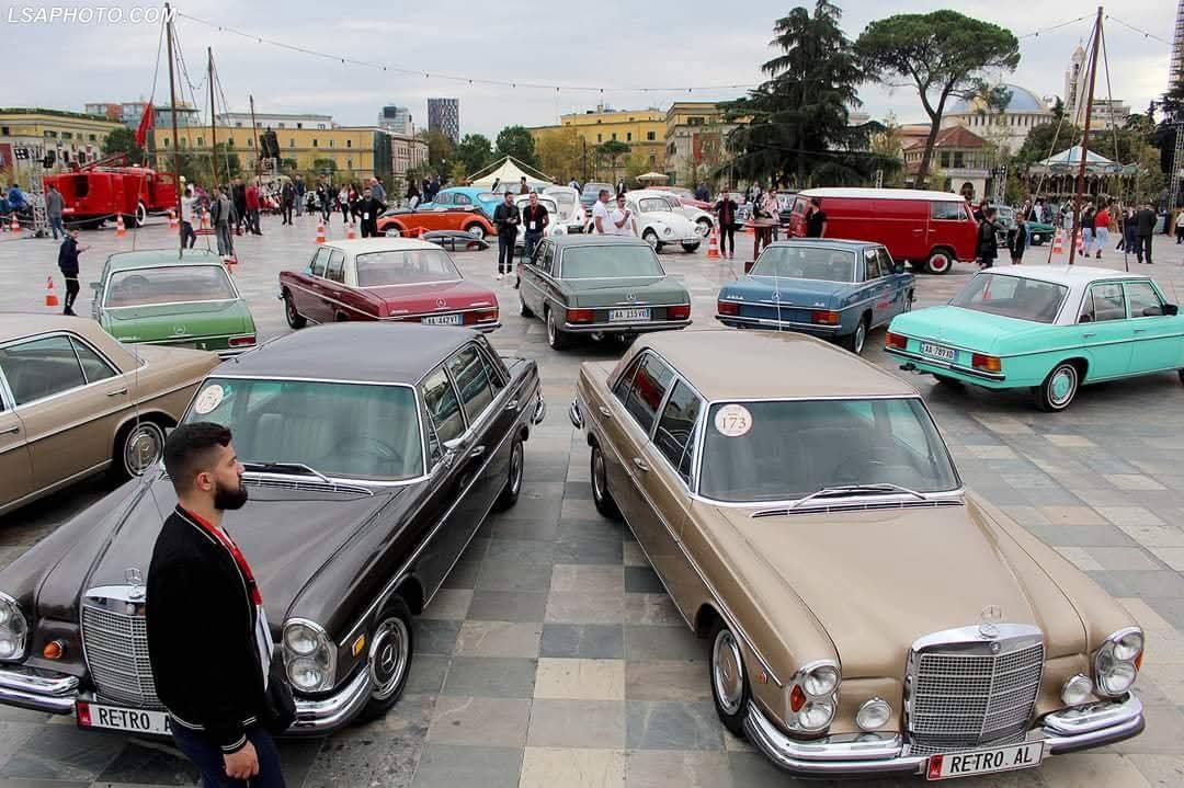 العاصمة الألبانية تيرانا تستضيف معرض السيارات الكلاسيكية وتفتح أبوابها لاستقبال السياح