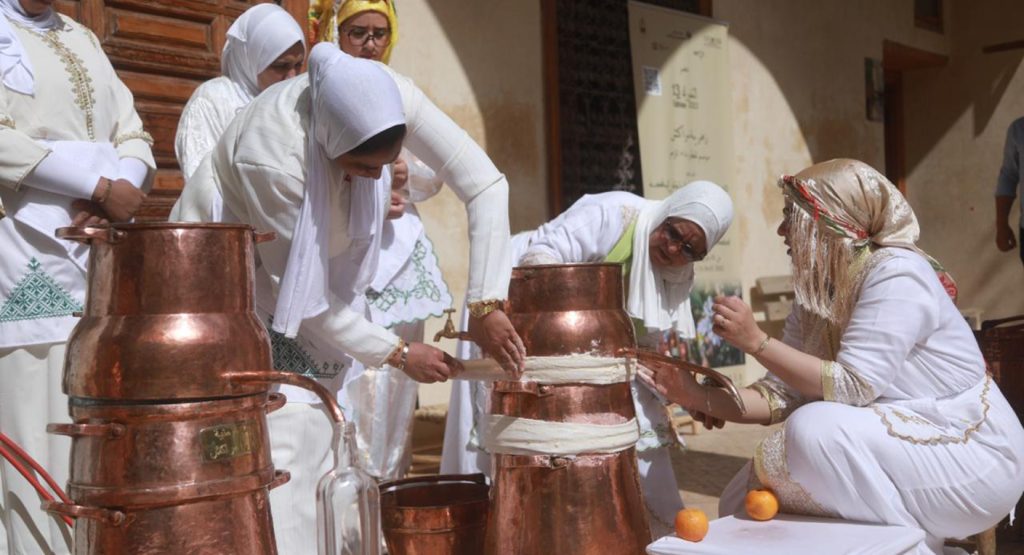 "زهرية مراكش" حدث أساسي للإحتفال بتراث تقطير ماء الزهر 
