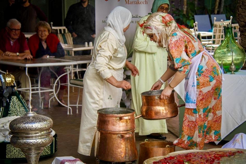 "زهرية مراكش" حدث أساسي للإحتفال بتراث تقطير ماء الزهر 