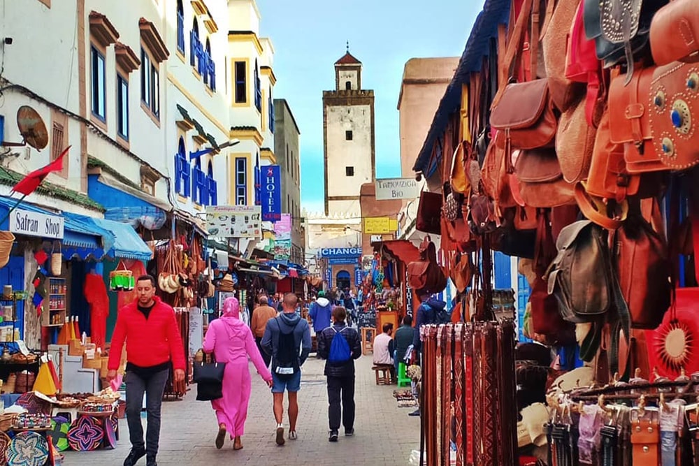 "لاكوتيديان": السياحة.. قاطرة الاقتصاد المغربي بأداء استثنائي ورؤية استراتيجية وسياسات استباقية 