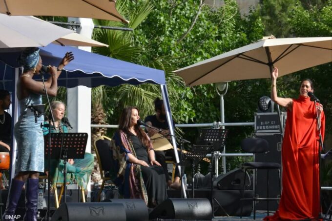 فاس.. جنبات جنان السبيل تهتز على إيقاعات حفل استثنائي لمشروع “4 نساء”