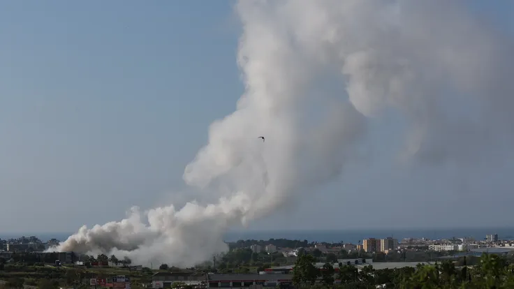 أكثر من 160 ألف شخص محاصرون في إسبانيا بسبب سحابة الكلور السامة