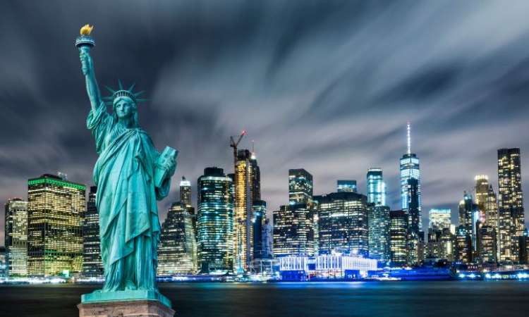 الولايات المتحدة الأمريكية على حافة خسارة 12.5 مليار دولار من الإنفاق السياحي في 2025