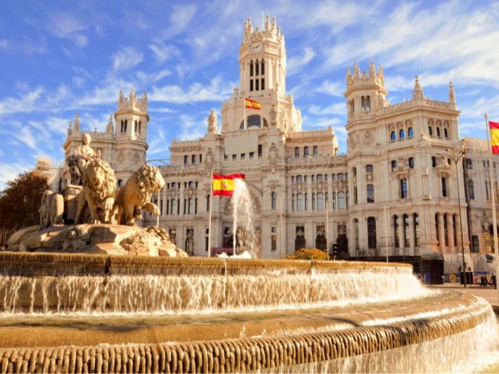 أفضل وجهتين سياحيتين.. إليكم رواد السياحة في العالم