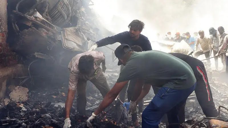 مصرع جميع الركاب باستثناء ناج وحيد، ماذا نعرف عن الطائرة الهندية المنكوبة؟