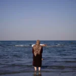 وزارة السياحة السورية تُلزم النساء بـ"البوركيني" على الشواطئ.. قيود جديدة تُغضب المواطنين