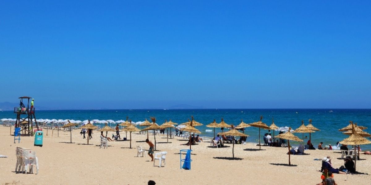 ساحل "تامودا باي" في حلة جديدة لاستقبال موسم الصيف..المضيق-الفنيدق