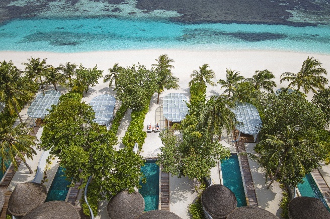 منتجع فورسيزونز المالديف في كودا هورا يطرح مجموعة جديدة من فلل الشاطئ الاستثنائية