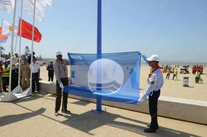 رفع “اللواء الأزرق” بشاطئ الصويرة للسنة الـ21 على التوالي