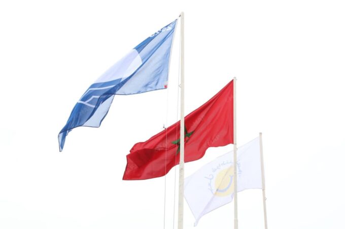 حملة “شواطئ نظيفة 2025”.. رفع اللواء الأزرق بشاطئ بوزنيقة للسنة الـ 19 على التوالي