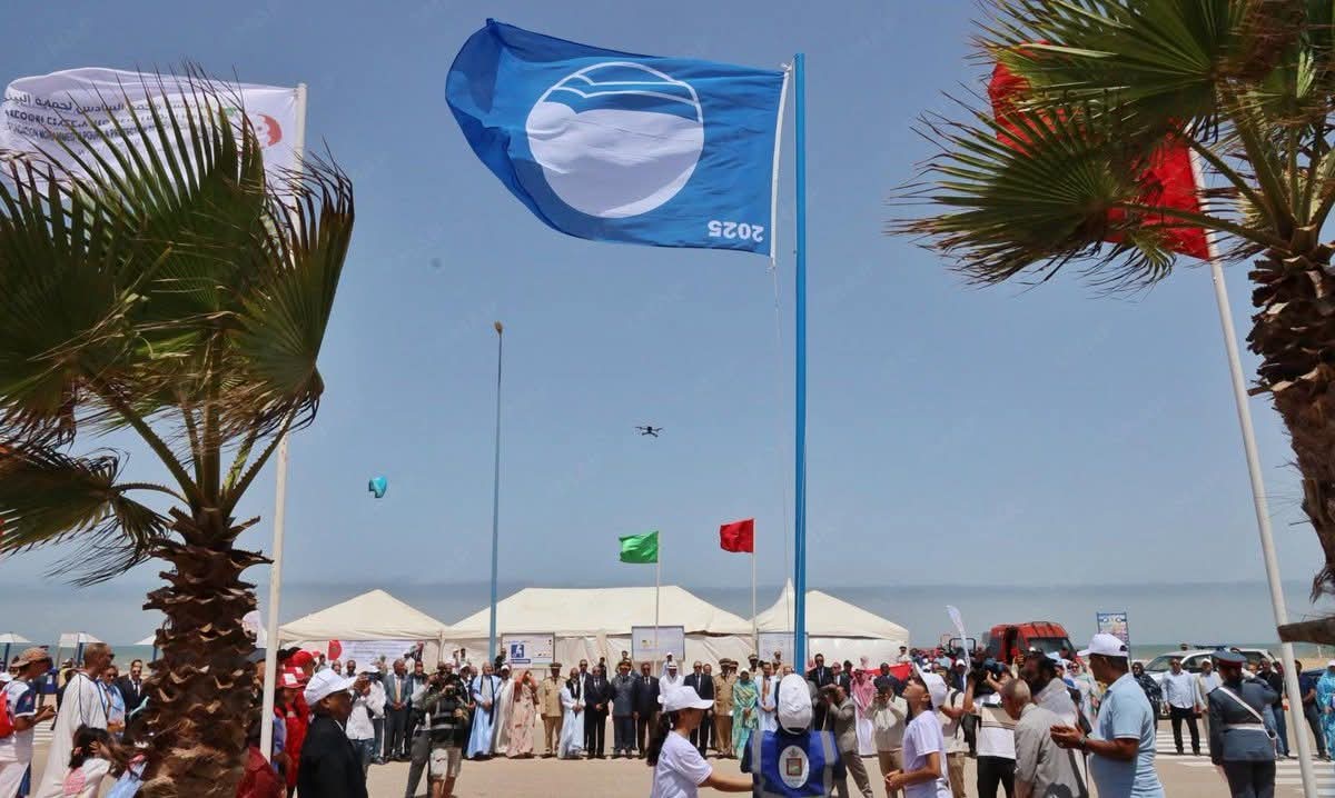 العيون.. رفع اللواء الأزرق بشاطئ فم الواد للمرة الثامنة عشرة على التوالي