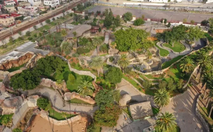 إعادة بناء السور الوقائي وتحويل شبكة السقي بحديقة الحيوانات عين السبع