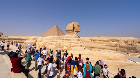 مصر ترفع أجور المرشدين السياحيين: خطوة نحو تعزيز السياحة المستدامة