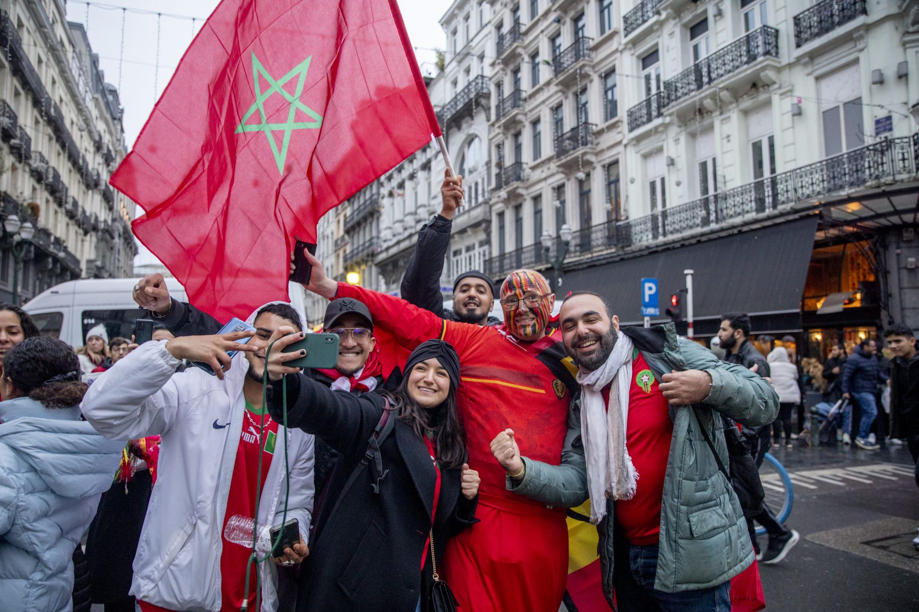مغاربة فرنسا الأكثر حصولا على الإقامة من بين الجاليات الأجنبية الأخرى