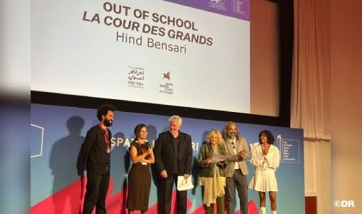 مهرجان البندقية السينمائي..فيلم”Out of School” لهند بنصاري يتوج بجائزتين ضمن برنامج جسر الإنتاج