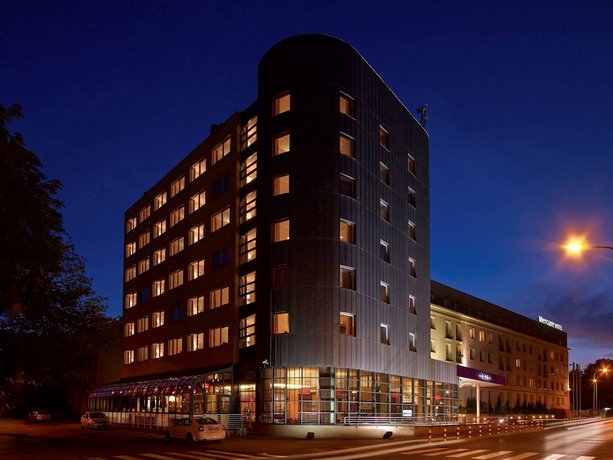 مكافآت مالية تنتظر الأزواج الذين يُنجبون أثناء الإقامة في سلسلة فنادق بولندية