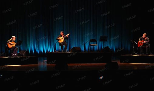 "مهرجان الفادو بالمغرب" يحتفي بأيقونة الغيتار البرتغالي كارلوس بارديس