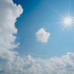 الطقس حارا نسبيا بكل من الجنوب الشرقي وأقصى جنوب المملكة