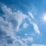 الطقس حارا نسبيا بأقصى جنوب المملكة، مع تشكل سحب منخفضة خلال الصباح والليل