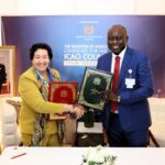 المغرب وغامبيا يوقعان اتفاقا بشأن خدمات النقل الجوي