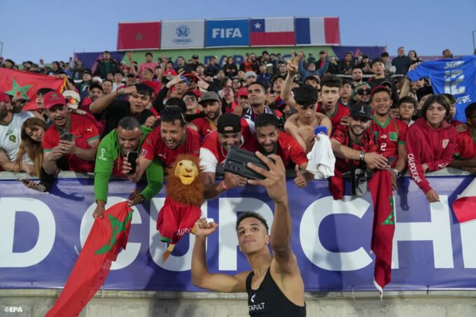 مونديال الشيلي.. جماهير مغربية تحول الملاعب إلى لوحات حمراء وتنعش السياحة في فالباراييسو