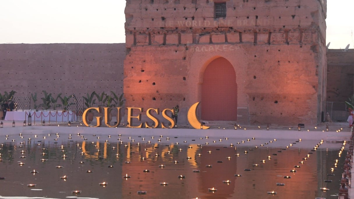 شركة guess العالمية تحتفي بعيد تأسيسها ال45 من قلب المدينة الحمراء