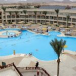 مصر تعلن ضوابط جديدة لتنظيم عمل الأجانب بالمنشآت السياحية