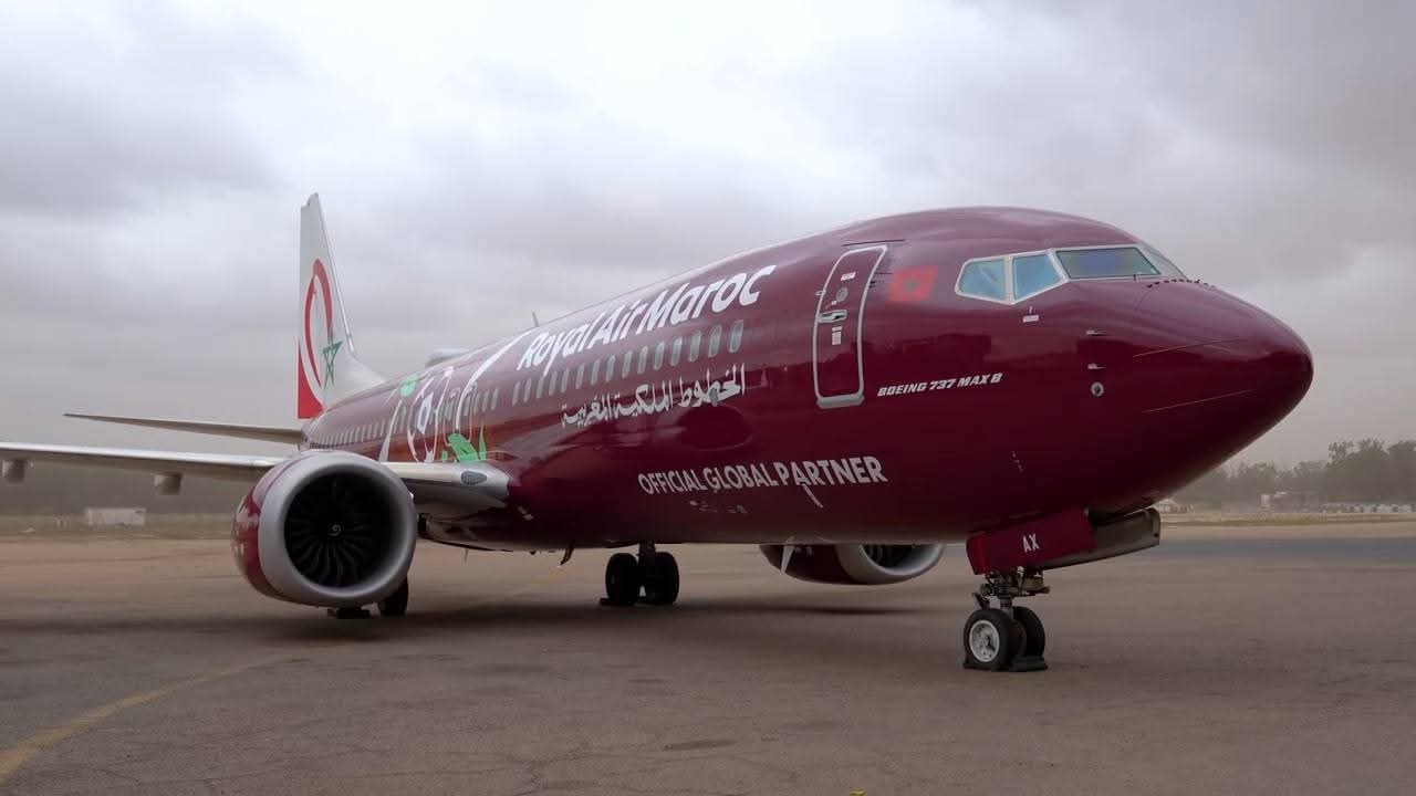 الخطوط الملكية المغربية تكشف عن طائرة خاصة بألوان كأس الأمم الإفريقية المغرب 2025 "صور"