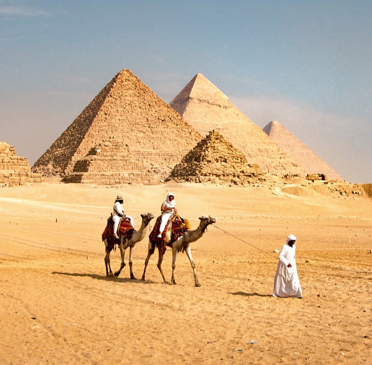 مصر تستعد لإنشاء مدينة عالمية للسينما على بوابة الأهرامات