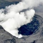 ثوران بركان ساكوراجيما في اليابان يتسبب بإلغاء رحلات جوية