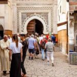 المغرب يعتمد 4590 مرشداً سياحياً… والوزارة تواصل إصلاح وتنظيم المهنة