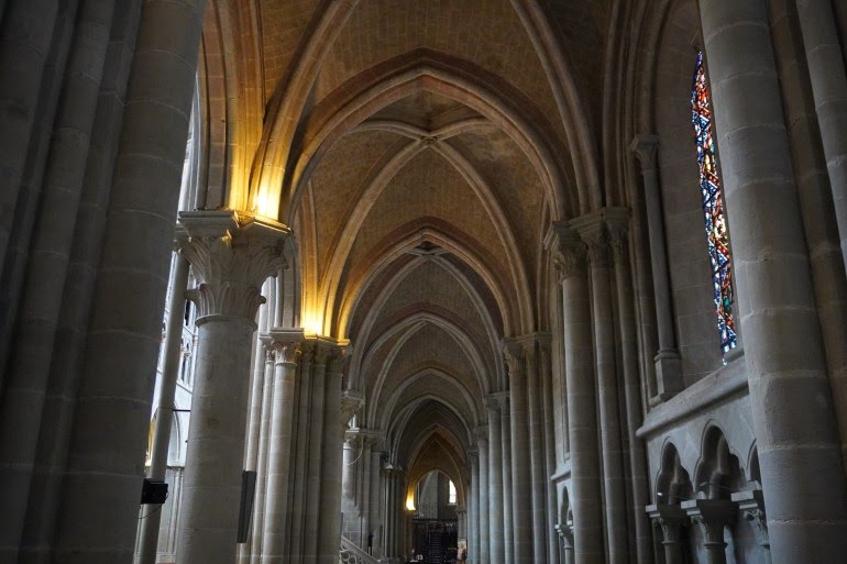 لوزان السويسرية.. سياحة التفاصيل الهادئة والحياة الراقية