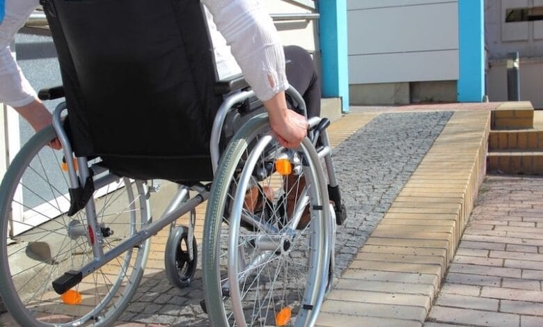 بطاقة تخفيض جديدة لتمكين الأشخاص في وضعية إعاقة من الولوج إلى خدمات النقل عبر القطارات