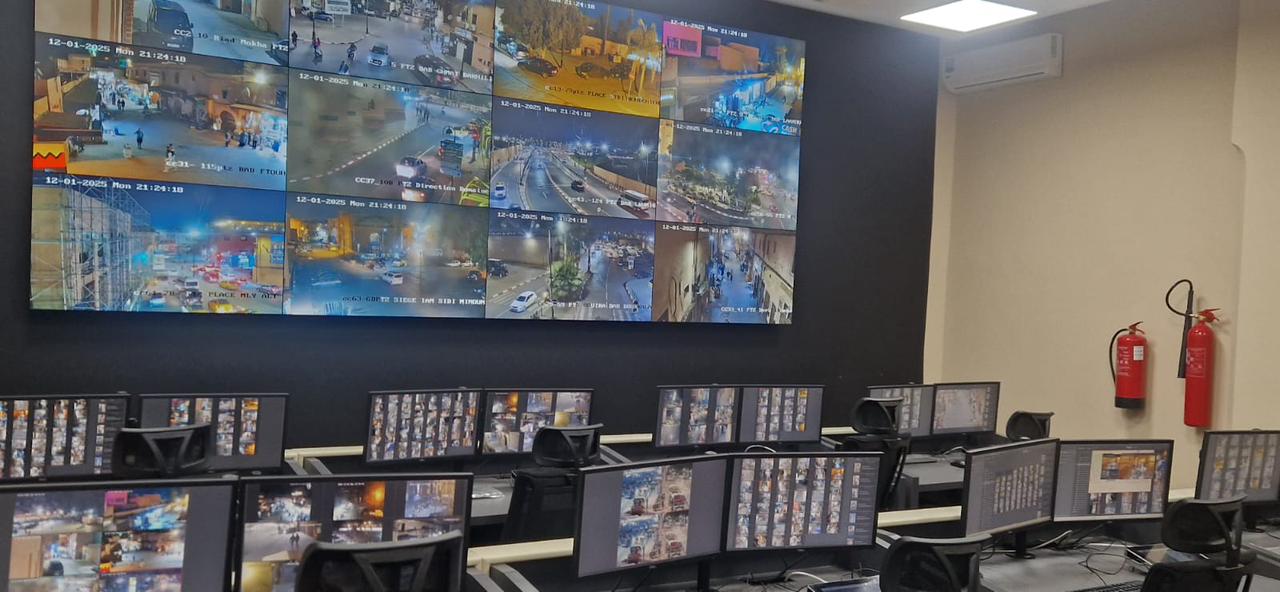 من أجل تجربة سياحية آمنة: افتتاح قاعة حديثة للتحكم بالكاميرات في قلب مراكش العتيقة