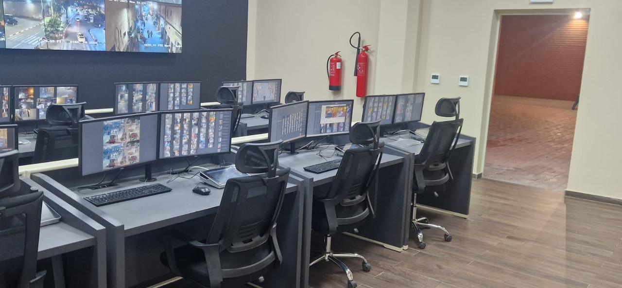 من أجل تجربة سياحية آمنة: افتتاح قاعة حديثة للتحكم بالكاميرات في قلب مراكش العتيقة