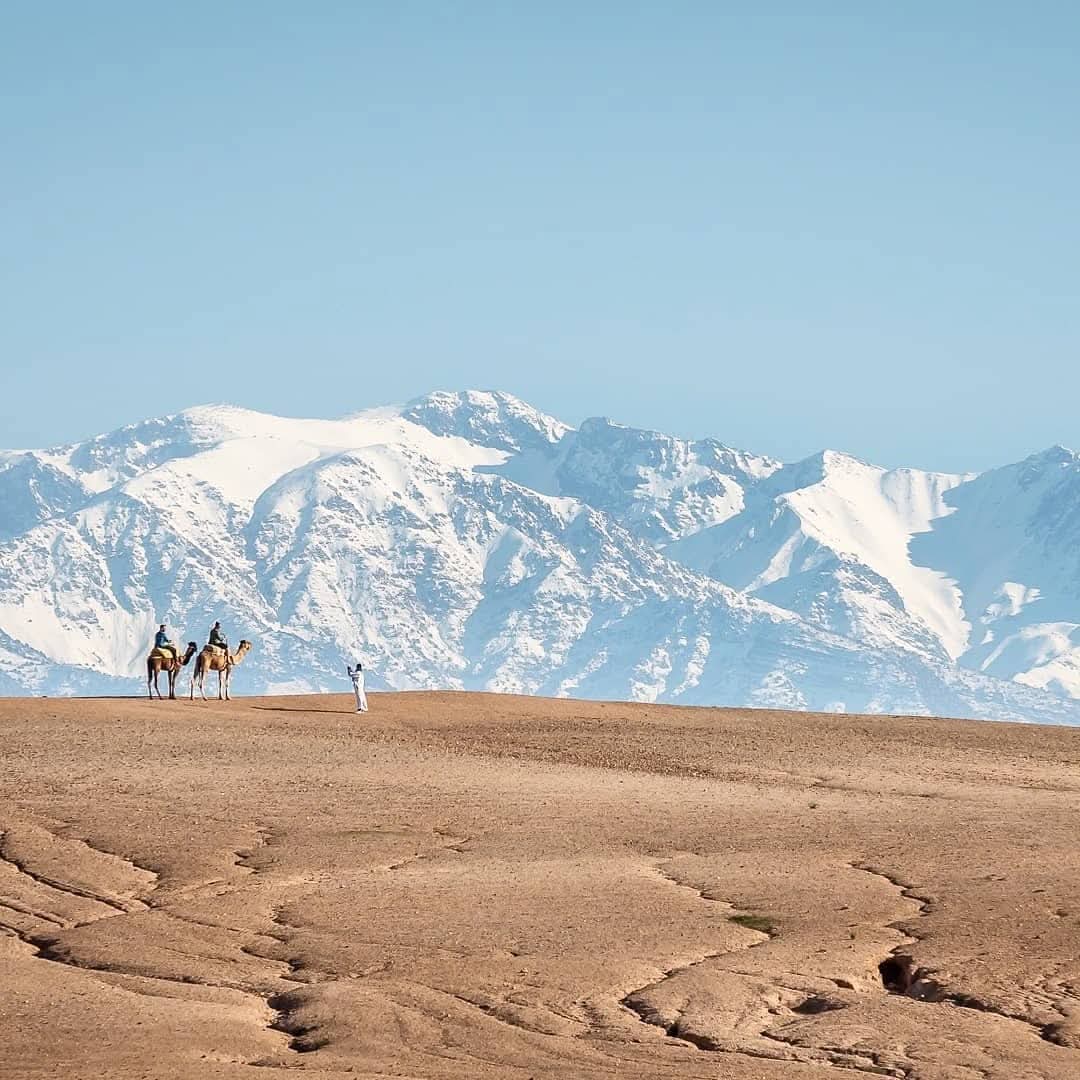 صحراء أغفاي منطقة سياحية واعدة تعيش على أجواء “الكان” في تجربة تمزج بين سحر الصحراء وحماس كرة القدم