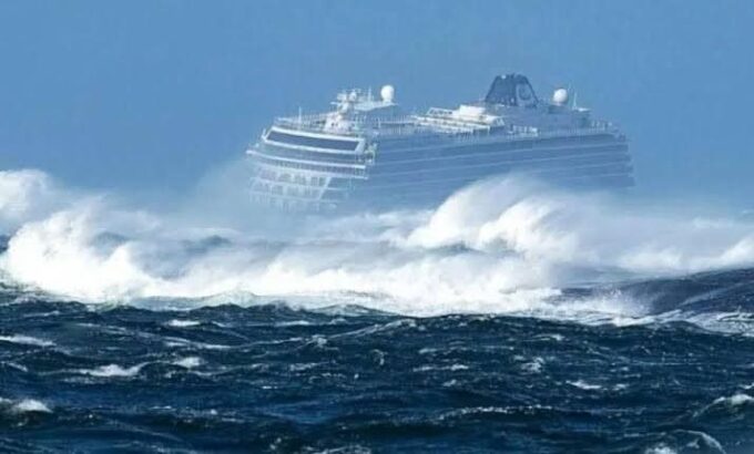 سوء الأحوال الجوية يوقف الرحلات البحرية بين طريفة وطنجة