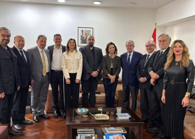 وزيرة السياحة تبحث مع نقابة أصحاب الفنادق متطلبات تحسين ظروف أعمال القطاع