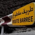 انقطاع مؤقت لحركة السير على الطريق الوطنية رقم 25 بين عين عودة والبراشوة على مستوى واد كريفلة