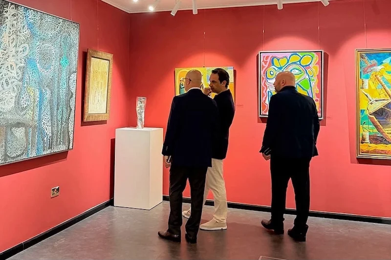 "القرن الأخير".. معرض بأبوظبي يوثق مائة عام من الفن العربي ويبرز بصمة المغرب في التشكيل المعاصر