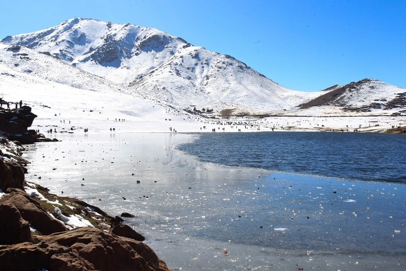استمرار الطقس البارد نسبيا مع وجود صقيع بمختلف مناطق المملكة المغربية