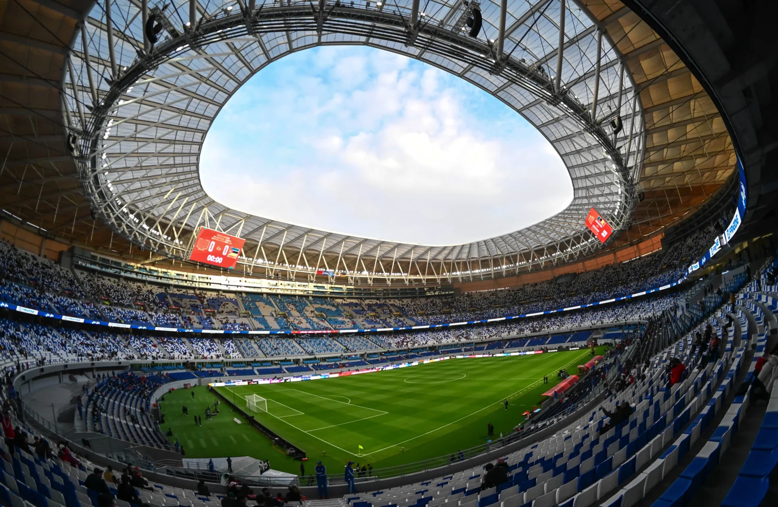 طنجة تودّع “الكان” بمكاسب اقتصادية وسياحية بارزة بعد ملحمة نصف النهائي