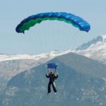 بني ملال تحتضن رحلة تعريفية دولية للترويج لسياحة القفز بالمظلات والرياضات الجوية