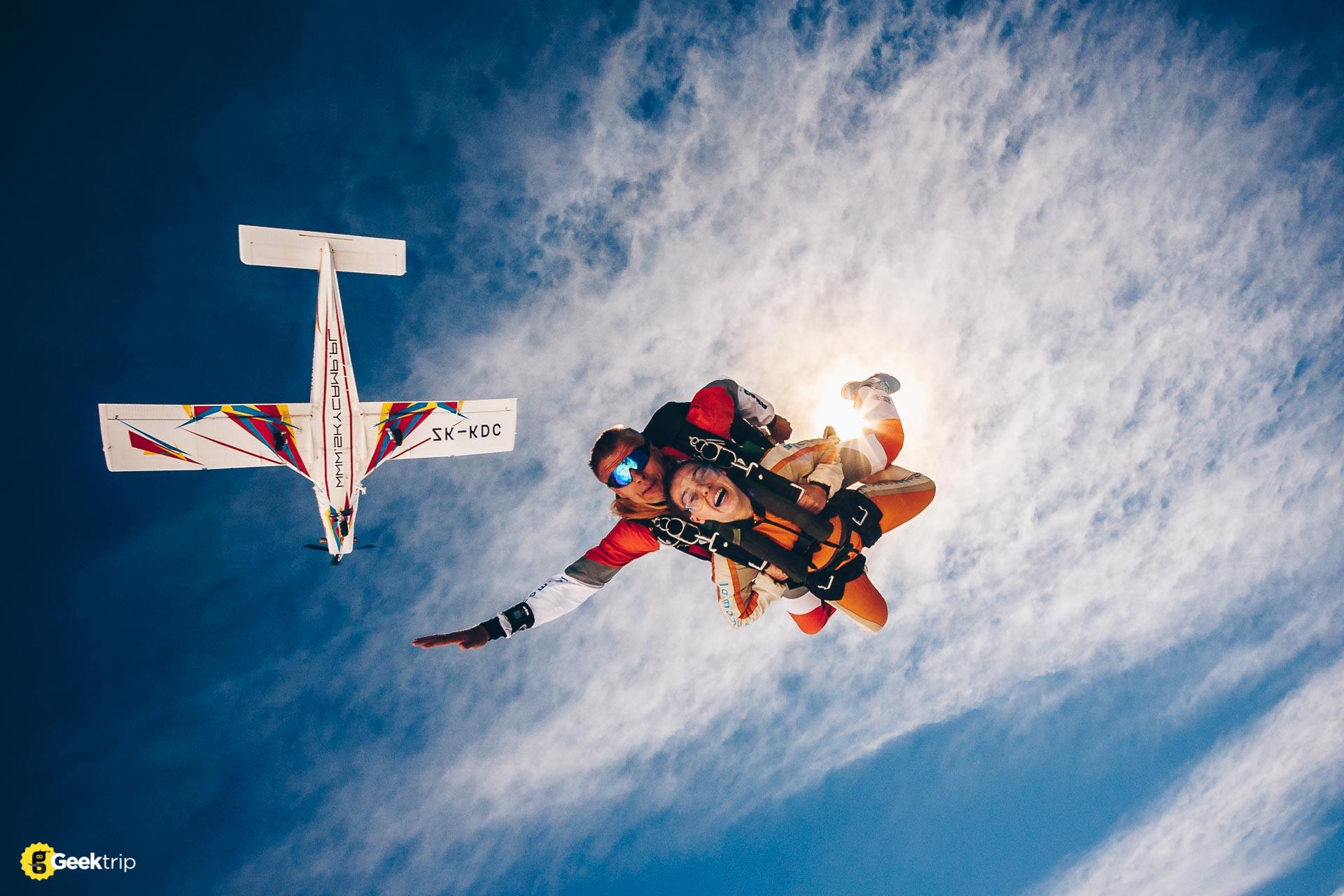 بين الأطلس وسهول سوس.. مطار سيدي دحمان بتارودانت يتحول إلى قبلة عالمية لعشاق القفز بالمظلات والسياحة الرياضية