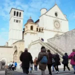 السياحة في أسيزي الإيطالية تسجل نموًا قياسيًا في عام 2025