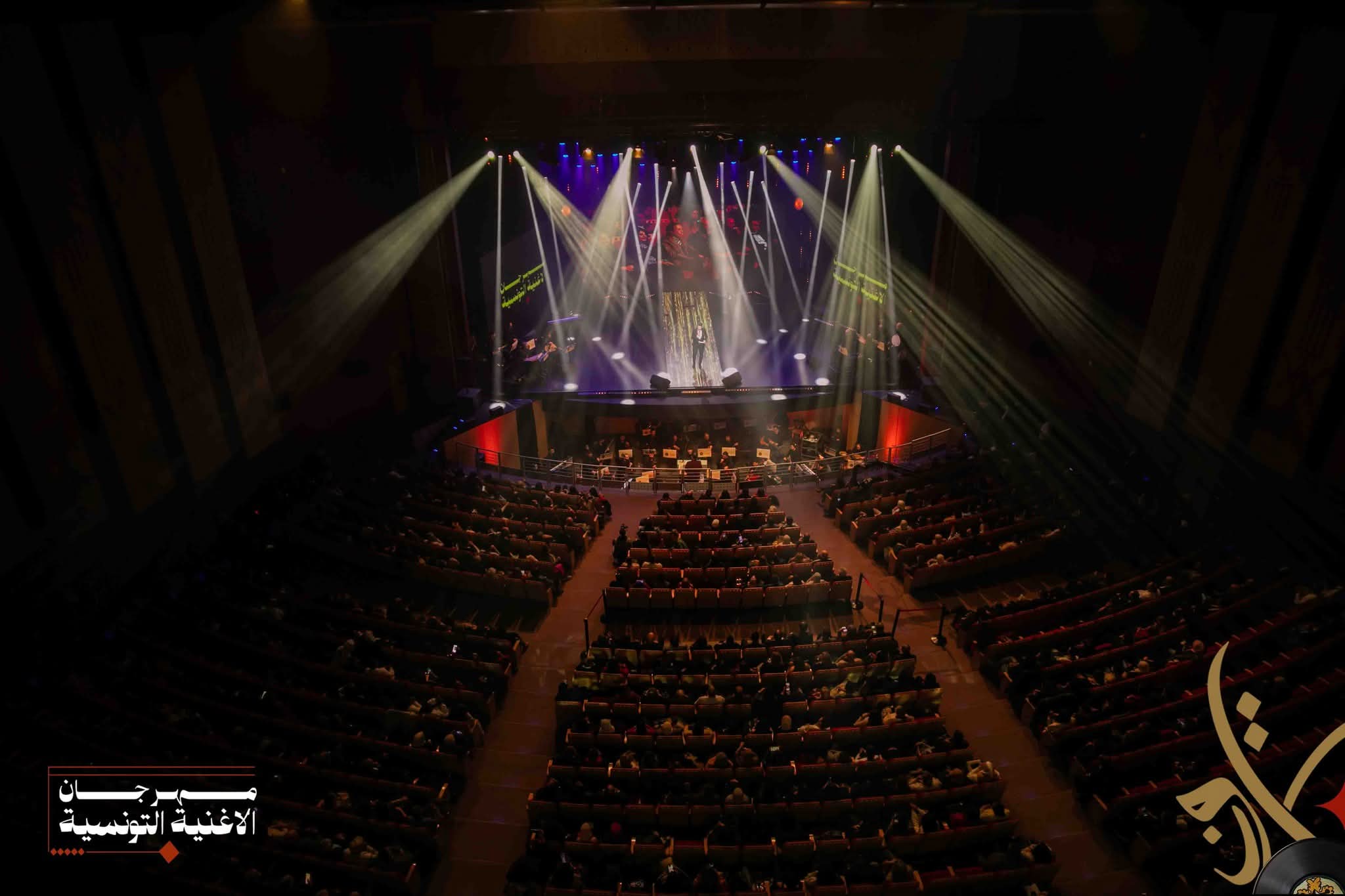 أغاني لطيفة رأفت تشعل مسرح مدينة الثقافة بتونس في ليلة ختام مهرجان الأغنية التونسية