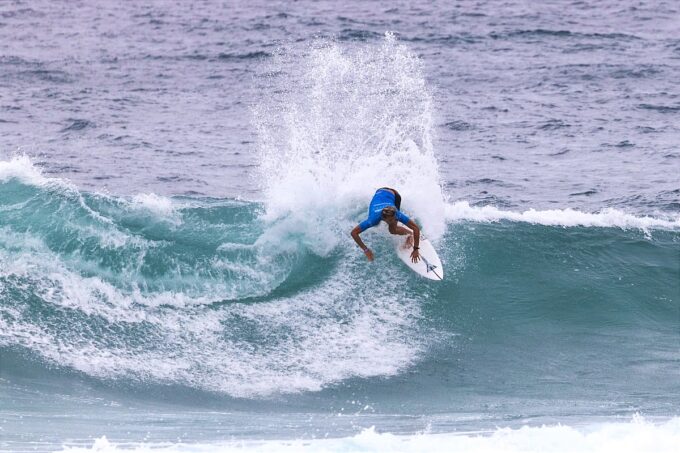 تغازوت باي.. قبلة عشاق ركوب الأمواج تستقطب العالم في موعد رياضي وسياحي استثنائي